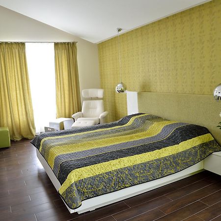 Glicinia Hotel โกลเดน แซนส์ ห้อง รูปภาพ