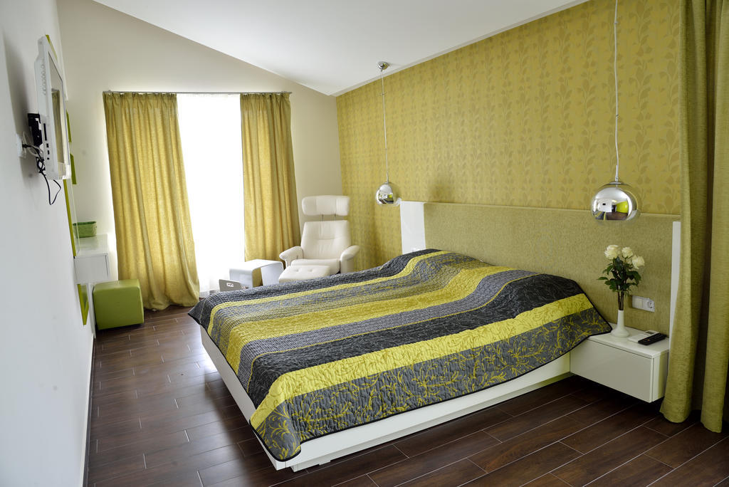 Glicinia Hotel โกลเดน แซนส์ ห้อง รูปภาพ