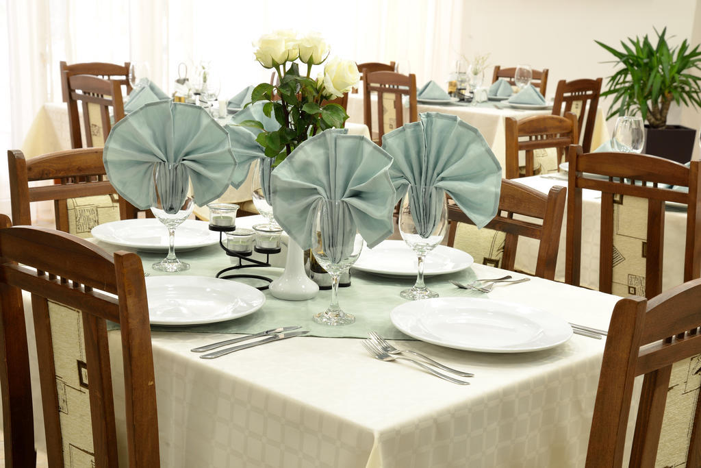 Glicinia Hotel โกลเดน แซนส์ ภายนอก รูปภาพ