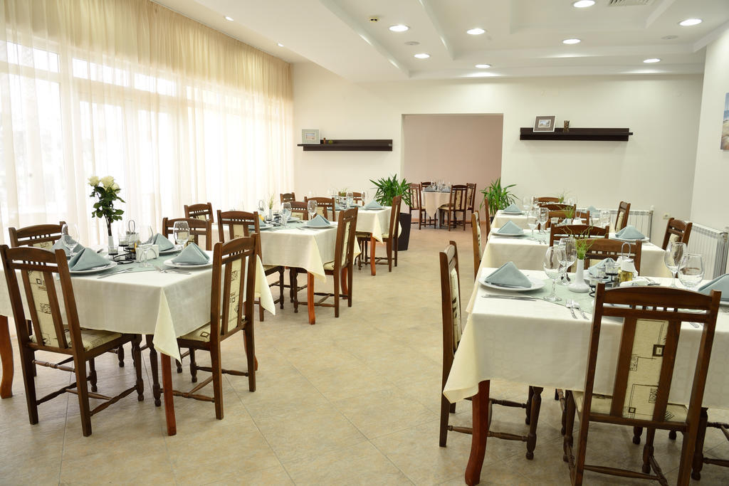 Glicinia Hotel โกลเดน แซนส์ ภายนอก รูปภาพ