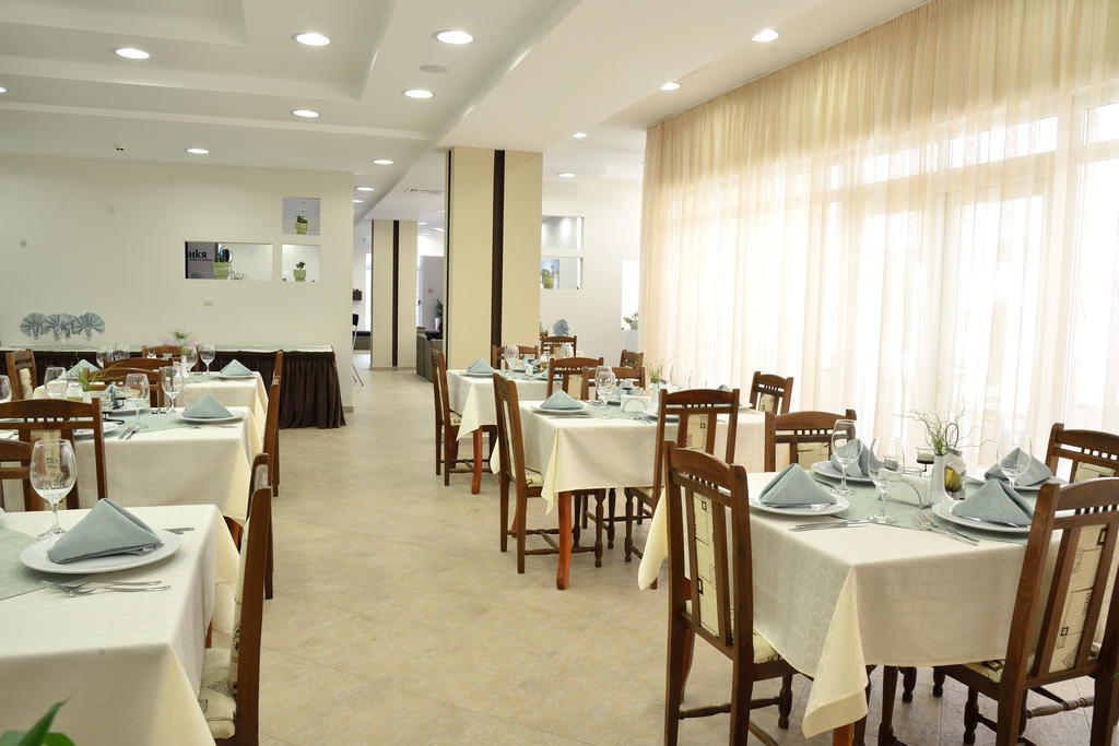 Glicinia Hotel โกลเดน แซนส์ ภายนอก รูปภาพ
