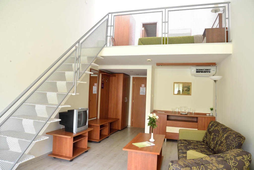 Glicinia Hotel โกลเดน แซนส์ ห้อง รูปภาพ